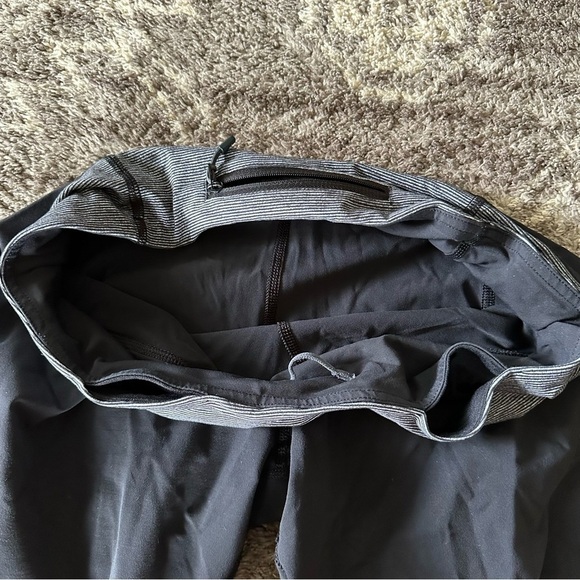 Lululemon Run For Your Life Crop 17” Leggings Black Stripe Waistband - Picture 3 of 10